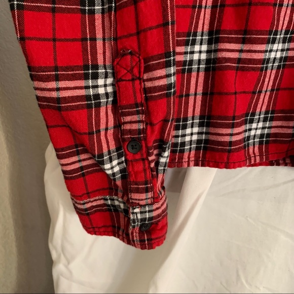 H & M Divided Cropped Flannel Shirt. Size 8 - Picture 3 of 3